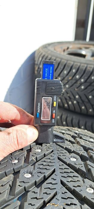 Зимові шини 205 55 r 16  Nokian hakkapeliitta 10 Шип