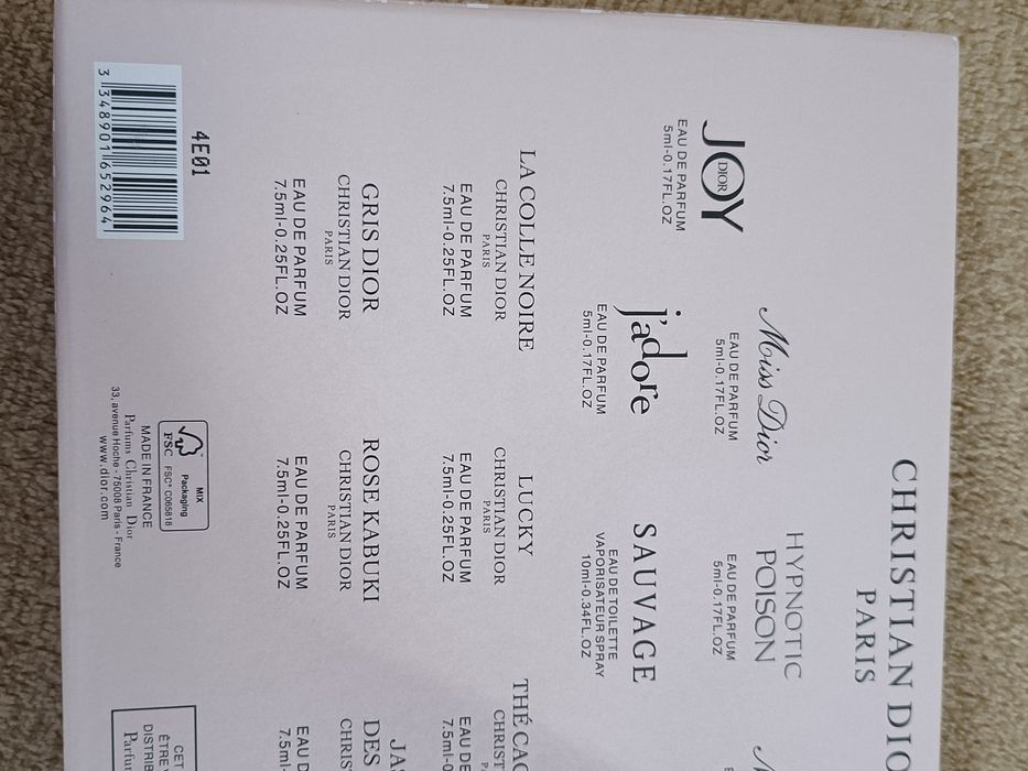 Dior zestaw 16 miniaturek perfum w pudełku – różne zapachy