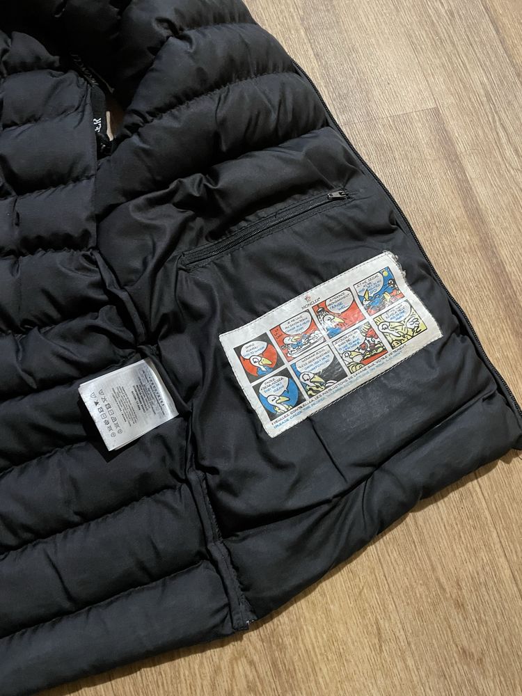 Жилетка Moncler ..