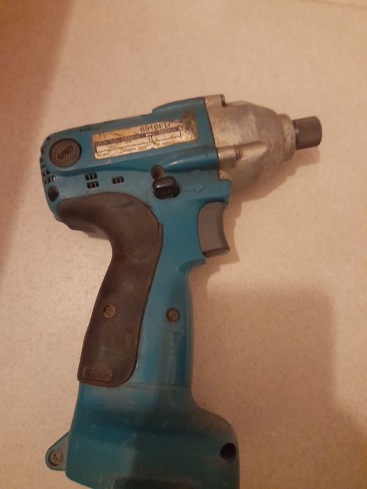 Wiertarka z udarem makita model 8391D