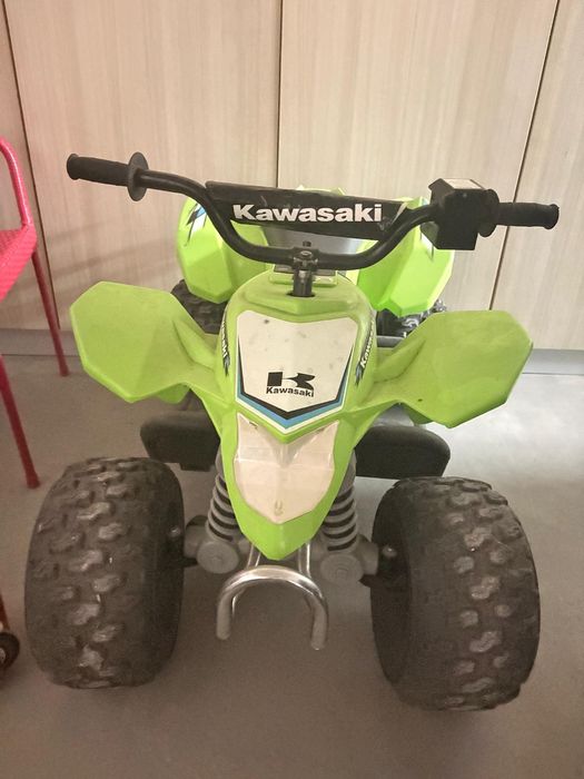 Moto 4 elétrica, bom estado