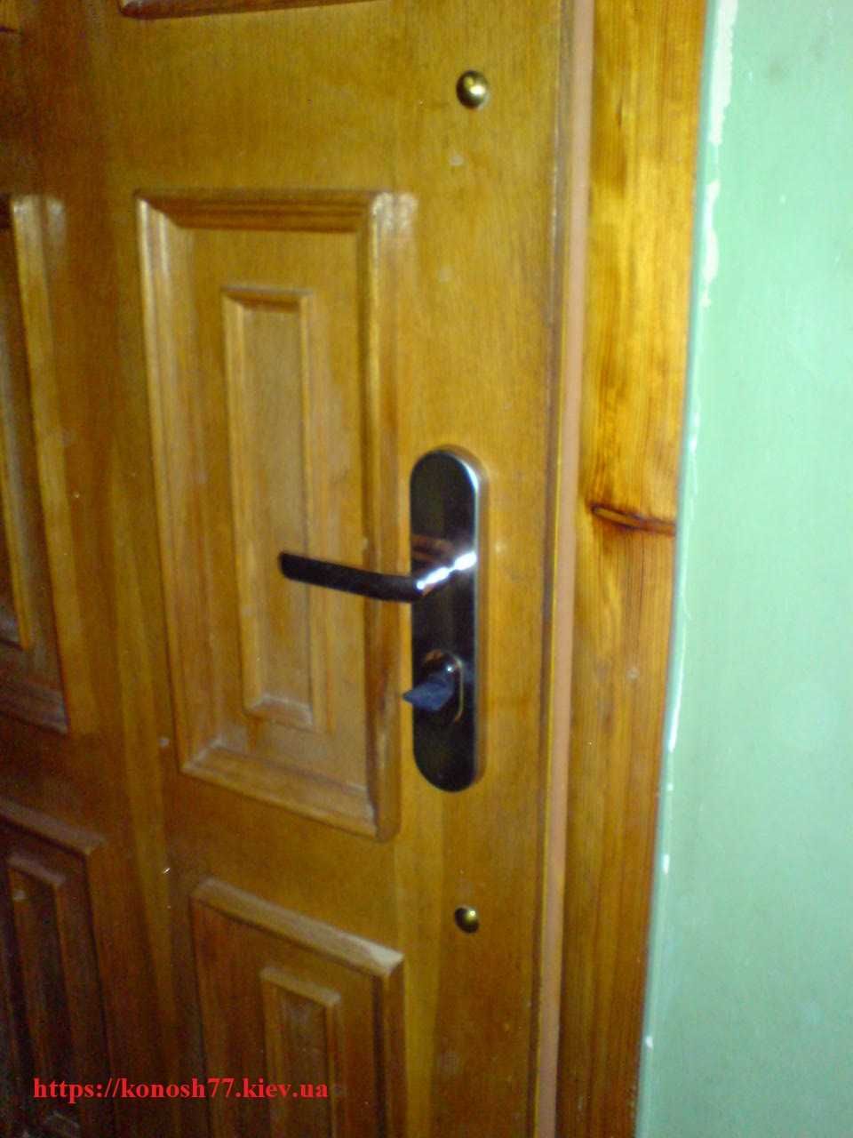 Заміна замка в дверях Київ