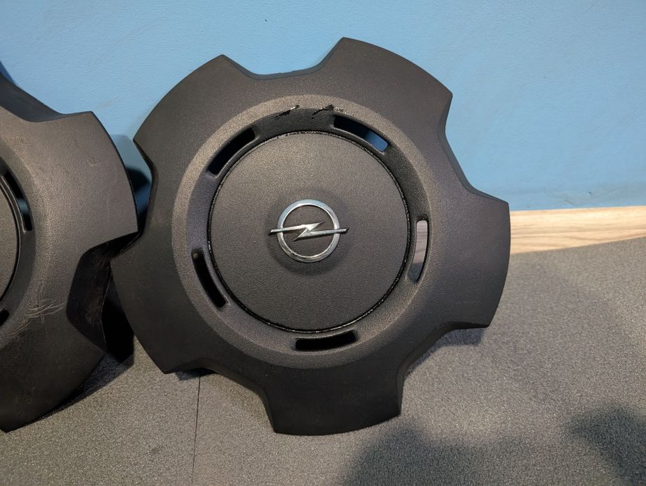 Оригінальні ковпаки заглушки Opel Vivaro Renault Traffic