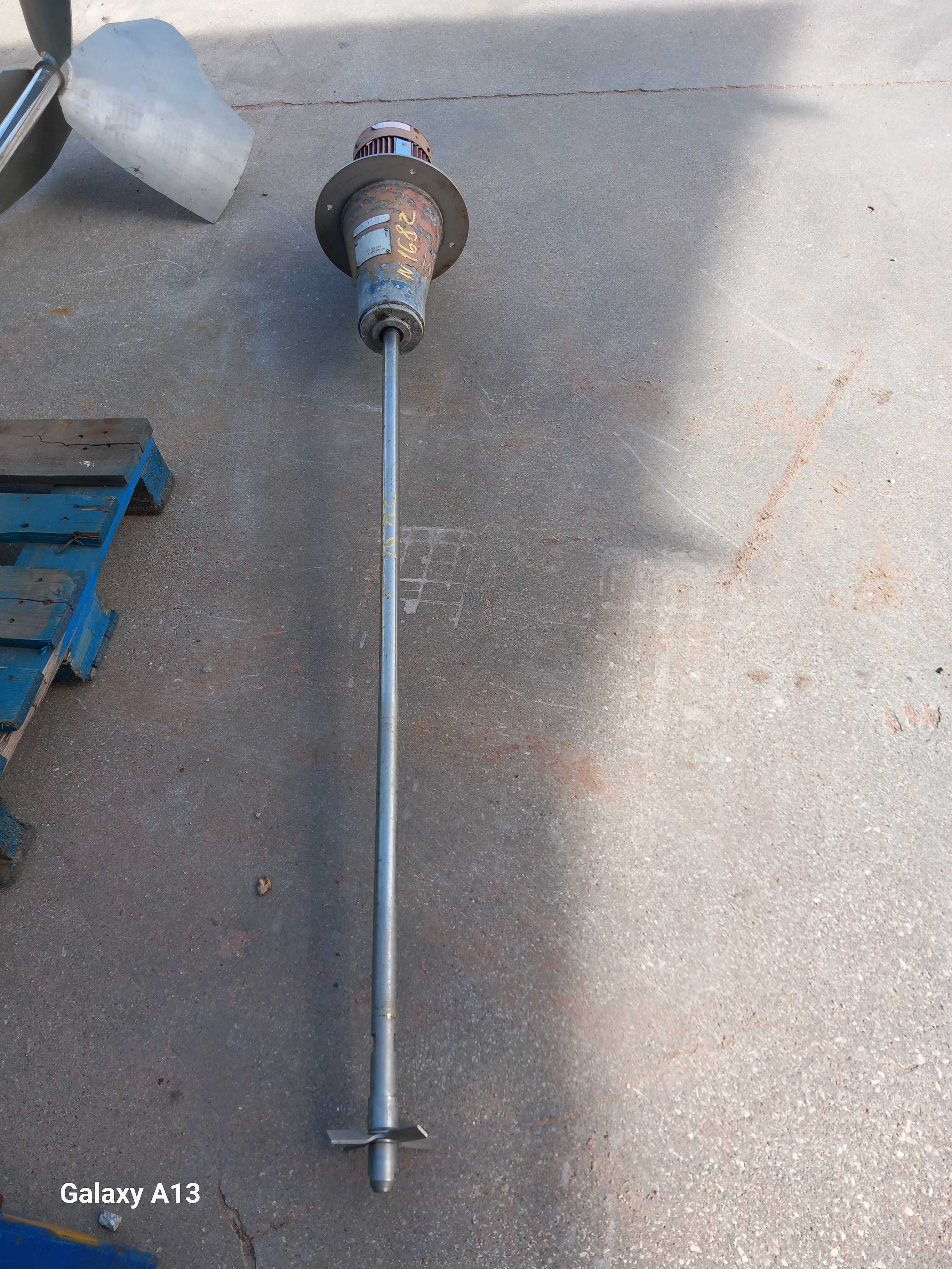 Motor elétrico com misturador de inox
