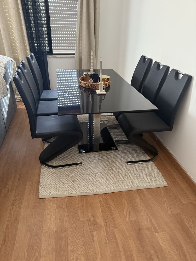 Venda mesa e 6 cadeiras conforama