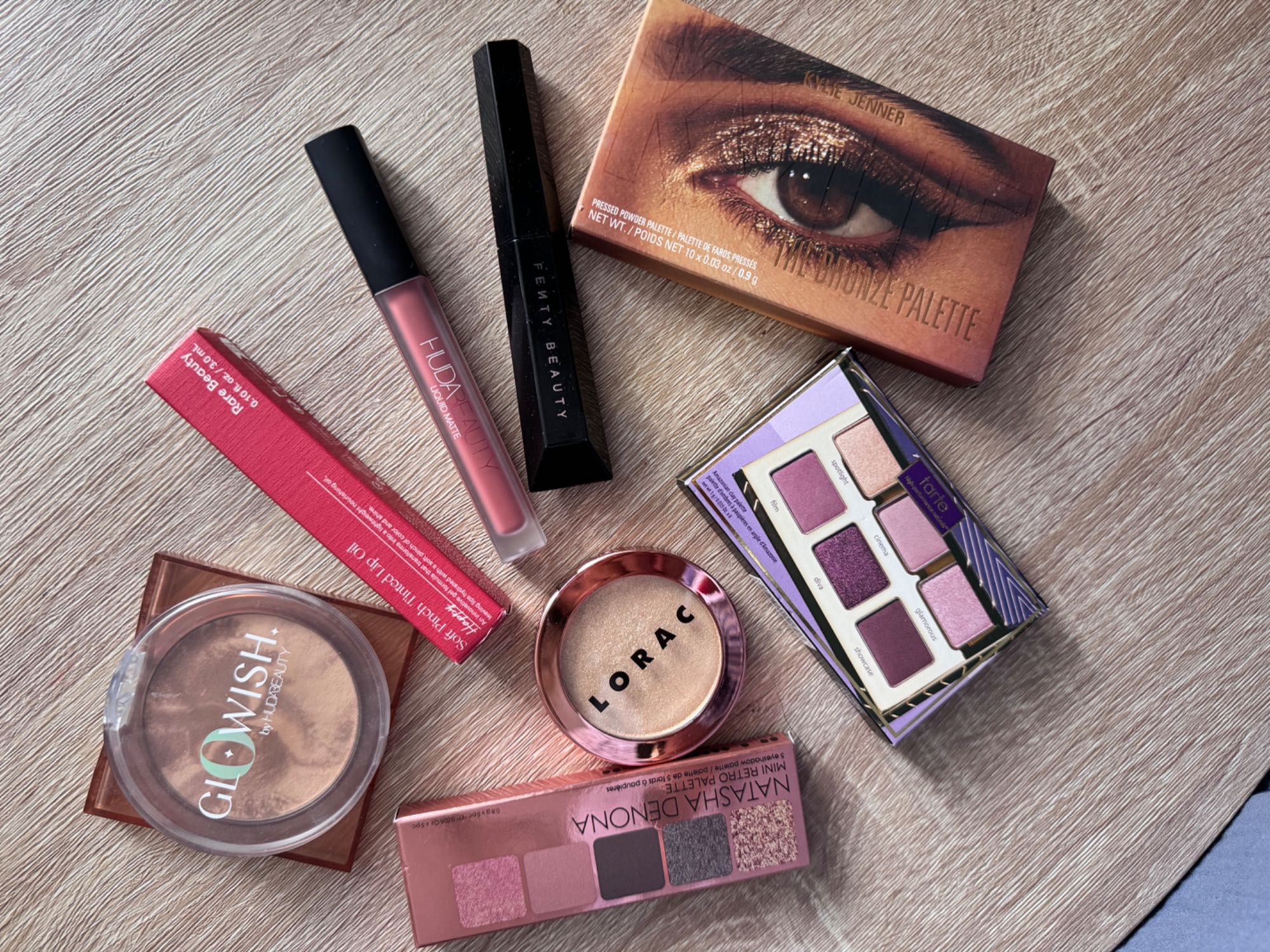 Zestaw nowych i używanych kosmetyków Huda, Kylie, Rare, Denona, Tarte
