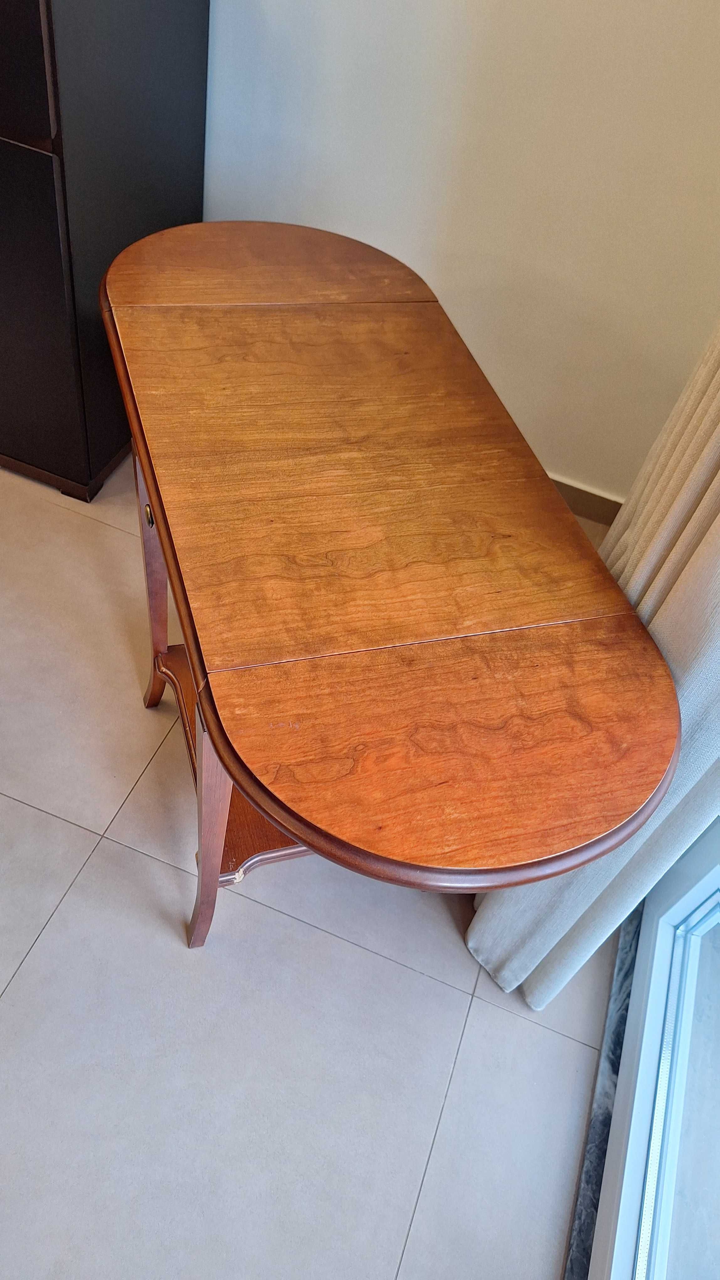 Mesa de apoio em madeira extensível