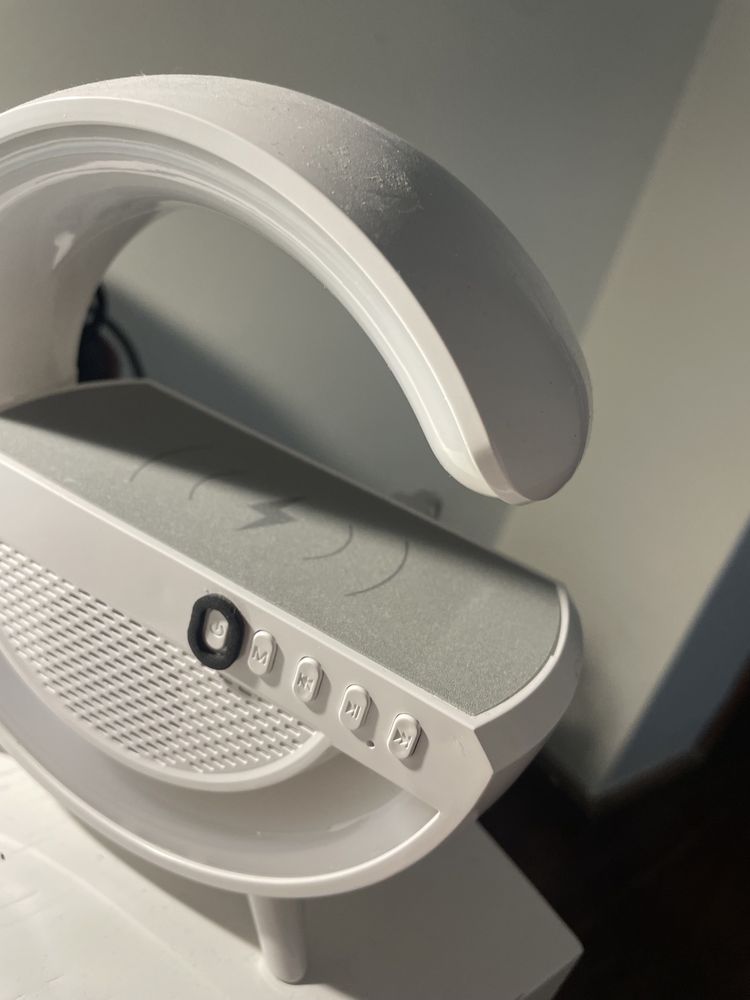 Led wireless charging speaker