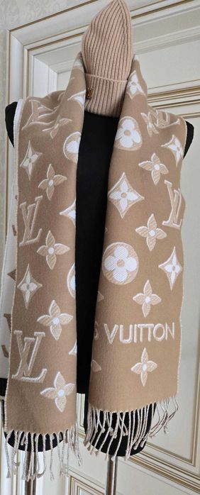 Nowy szal dwustronny Louis Vuitton