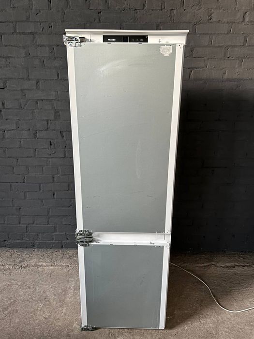 Холодильник Miele KFN 7744 E