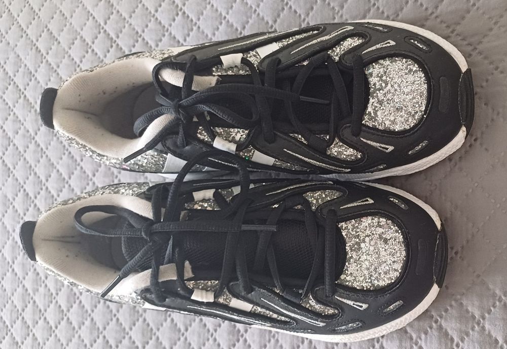 Ténis Adidas como novos.