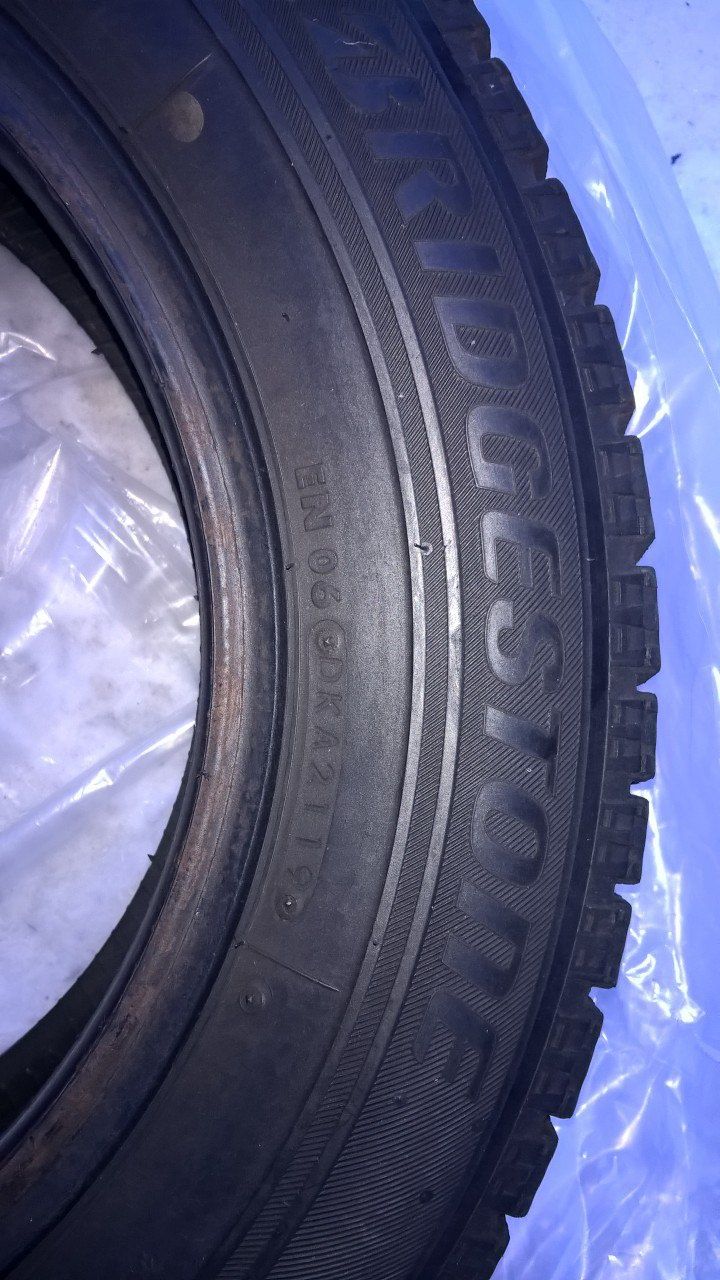 Bridgestone BLIZZAK VRX 14"