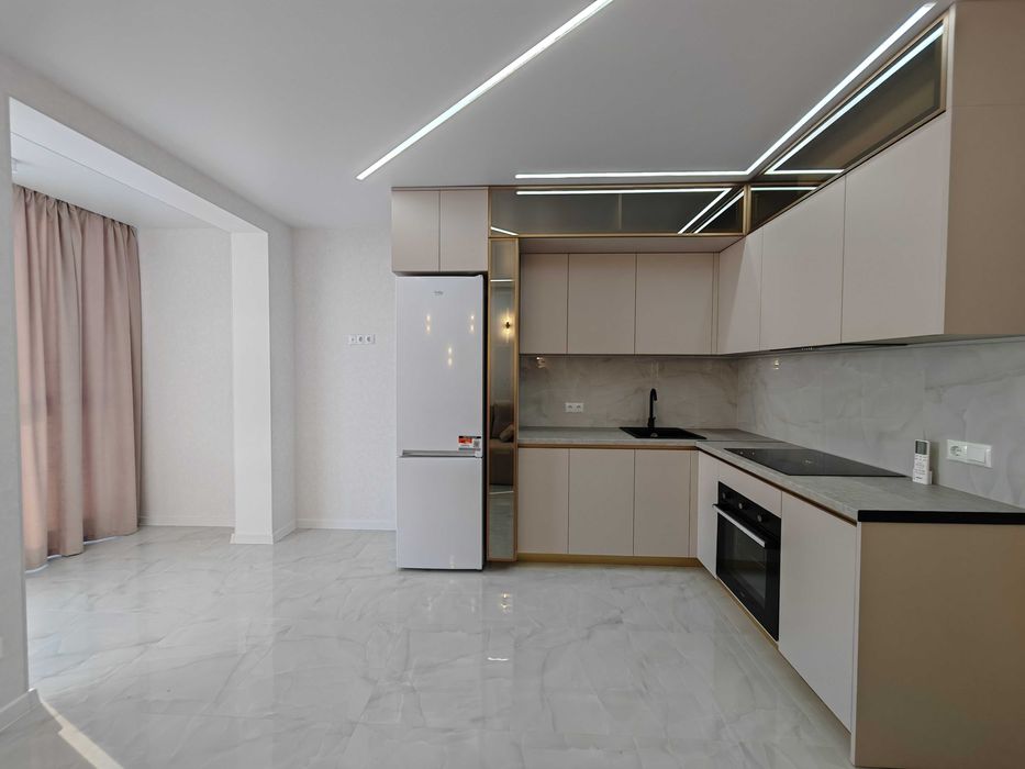 Продам квартиру с НОВЫМ ремонтов в ЖК Акварель 8!