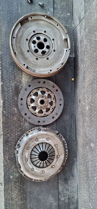 KOŁO DWUMASOWE komplet 1.9 Tdi  VW PASSAT B5 Lift AUDI A4 B6 B7 Sachs