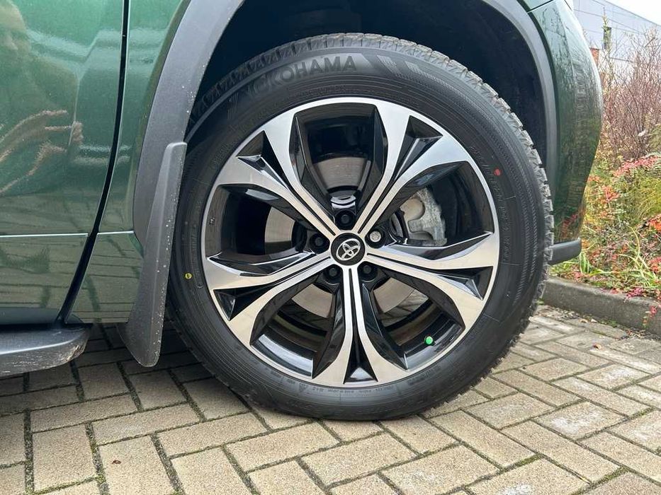 Yokohama BluEarth Winter V906 SUV 235/55 R20 102V