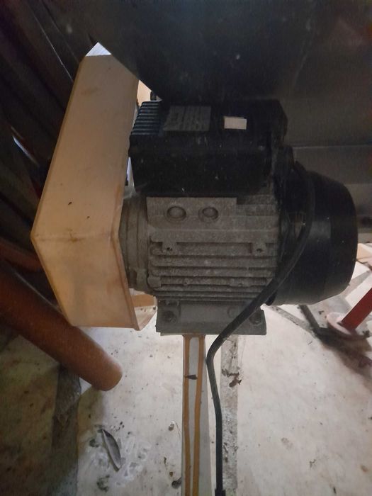 Esmagador de uvas como novo.