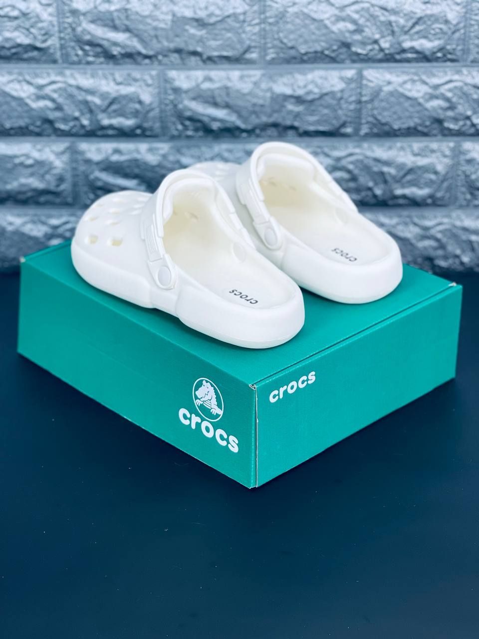 мужские кроксы Crocs шлёпанцы Крокс белого цвета подростковые 36-45