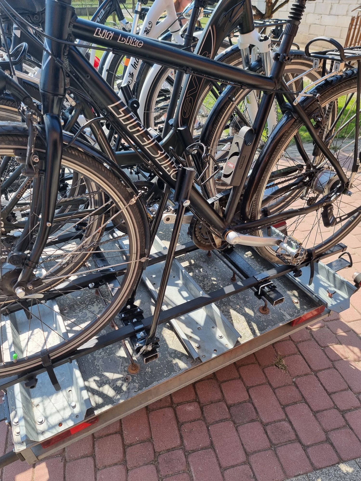 Przyczepka na motocykle 7 rowerow wynajem wypożyczalnia quad stojak