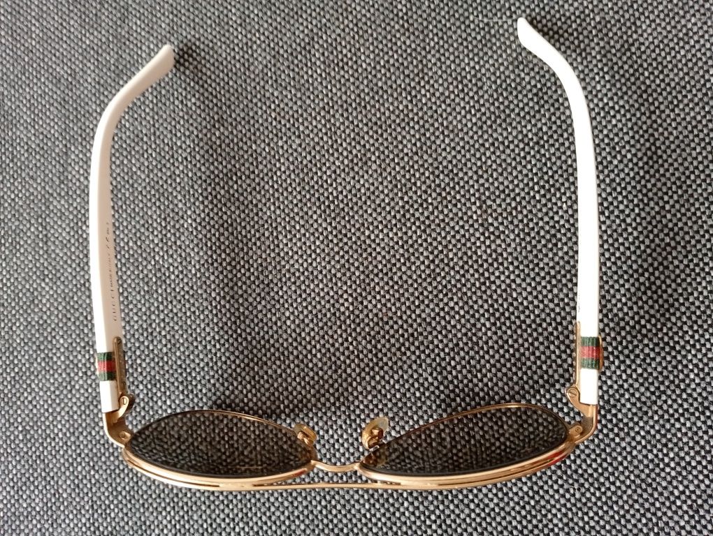 Oryginalne okulary przeciwsłoneczne damskie Gucci w stanie bardzo dobr