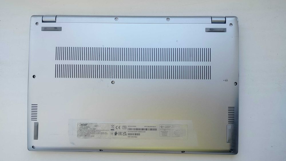 Ноутбук Acer (3 роки йому)