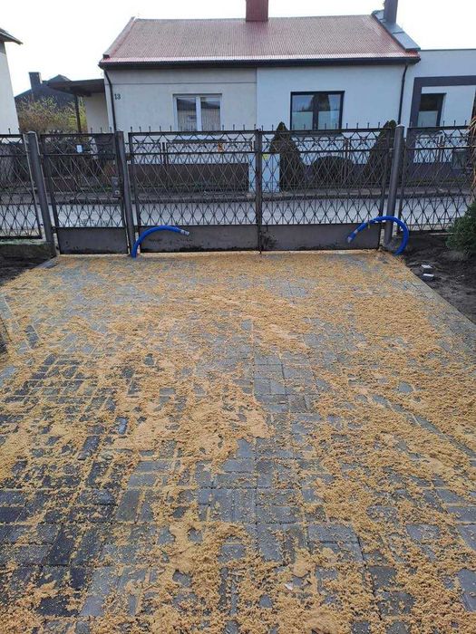 Brama wjazdowa z furtką