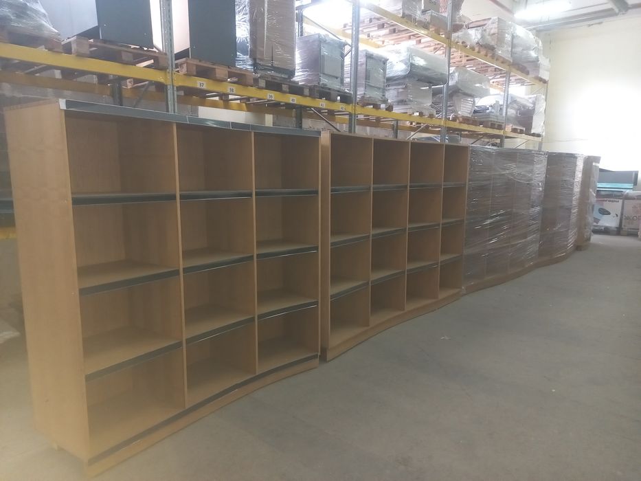 Стелажі з Фанери