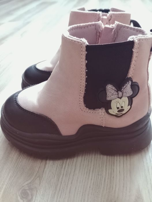 Осіннє взуття для дівчинки