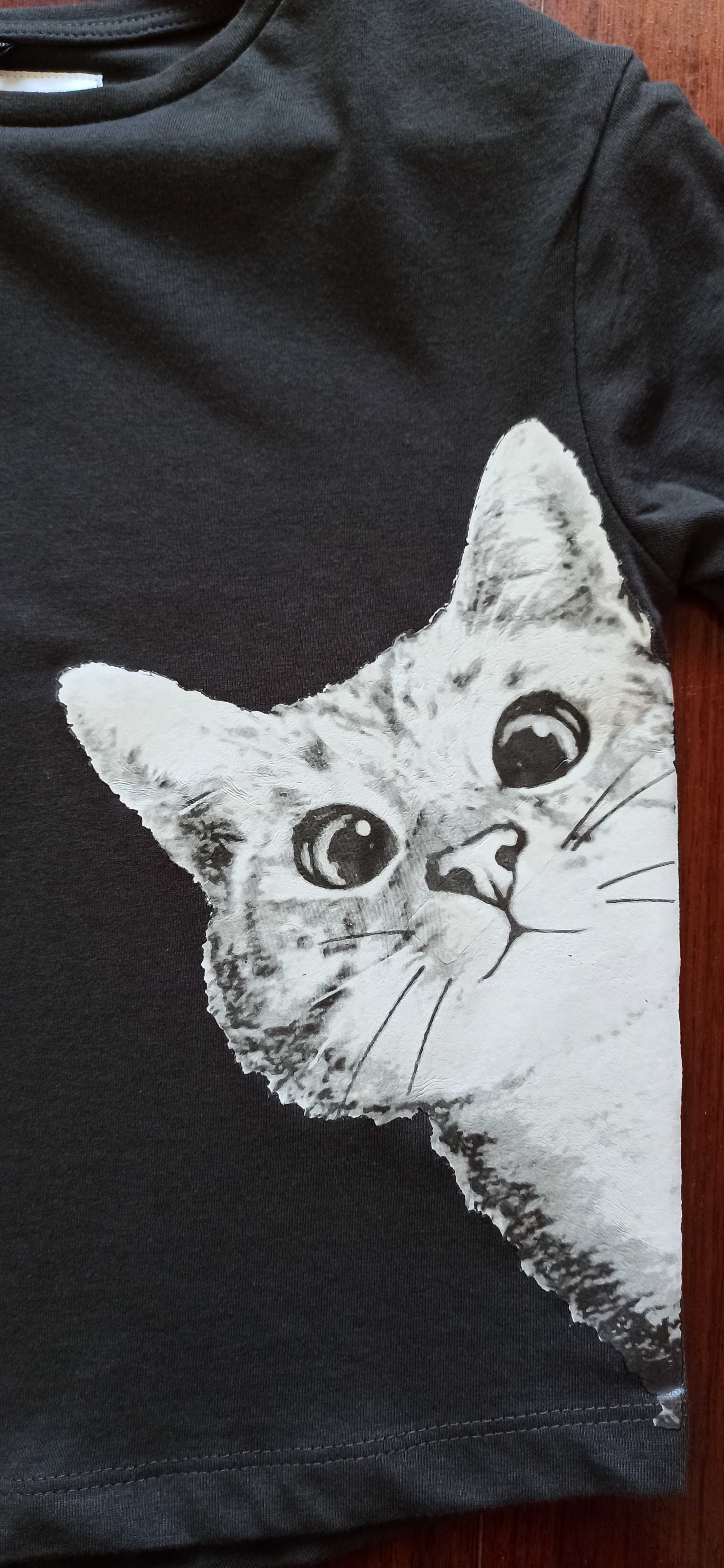 T-shirt criança 4-5 anos estampada à mão - imagem de gato a espreitar