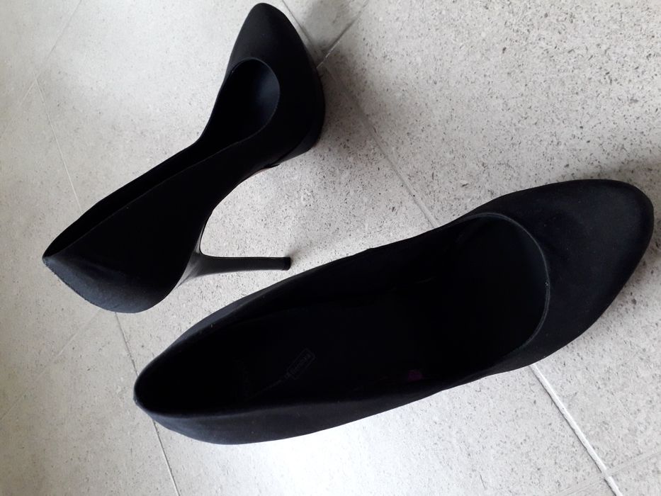 Sapatos de plataforma NOVOS 40
