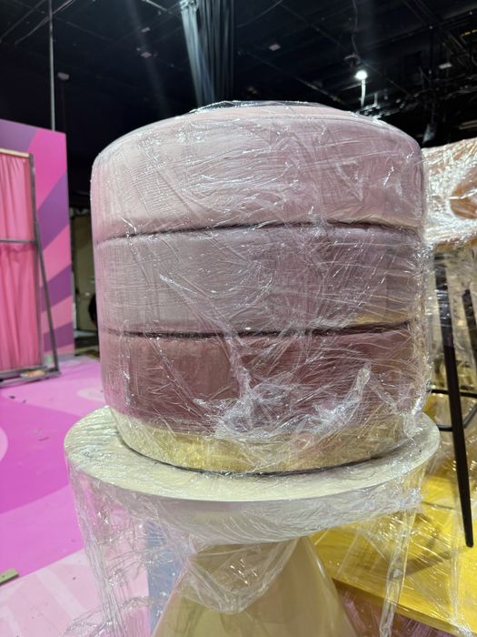 Varios artigos decoração - cadeiras e puffs