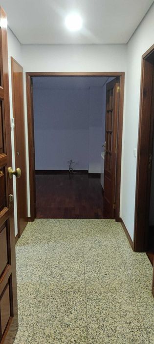 Aluga-se T1 espaçoso Abelheira Viana do Castelo