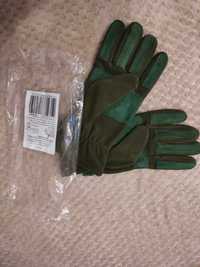 Nowe, zielone rękawiczki MON