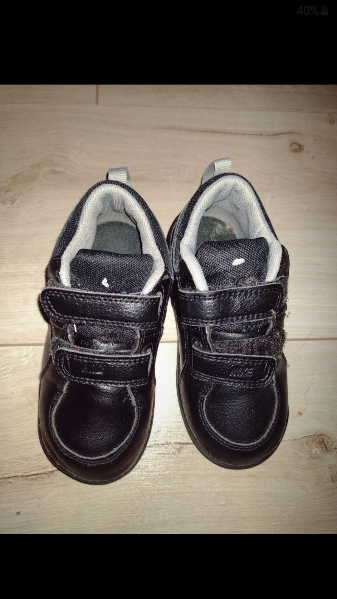 Czarne buty Nike zapinane na rzep 25