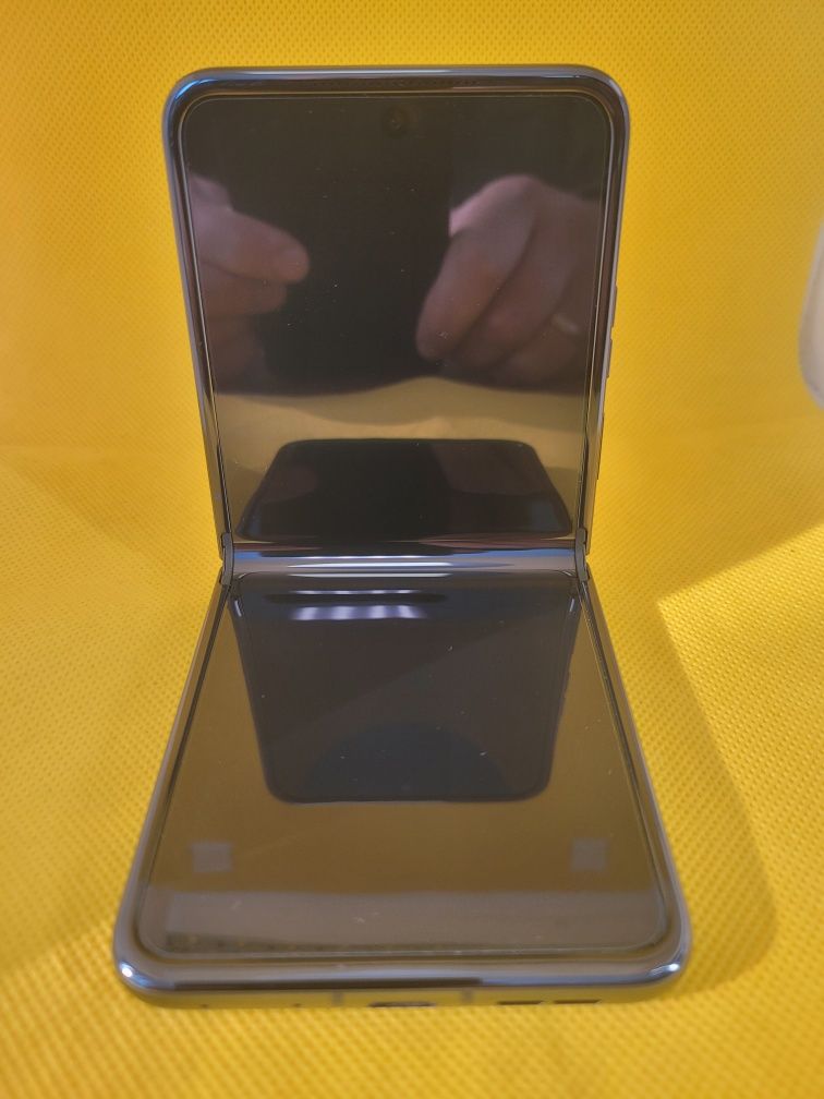 Razr 2024 8/256 gb