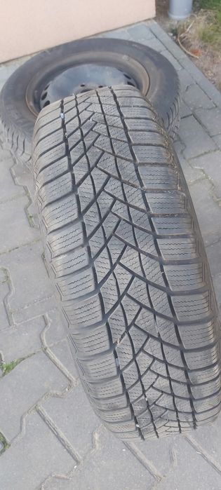 Opnony zimowe z stalowymi felgami 2x Dębica i 2x Matadory 195/65 R15