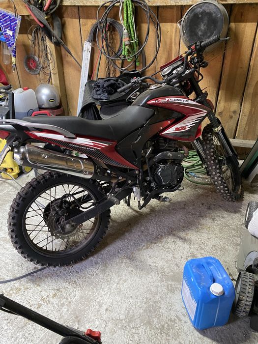 Продам мотоцикл форте 200