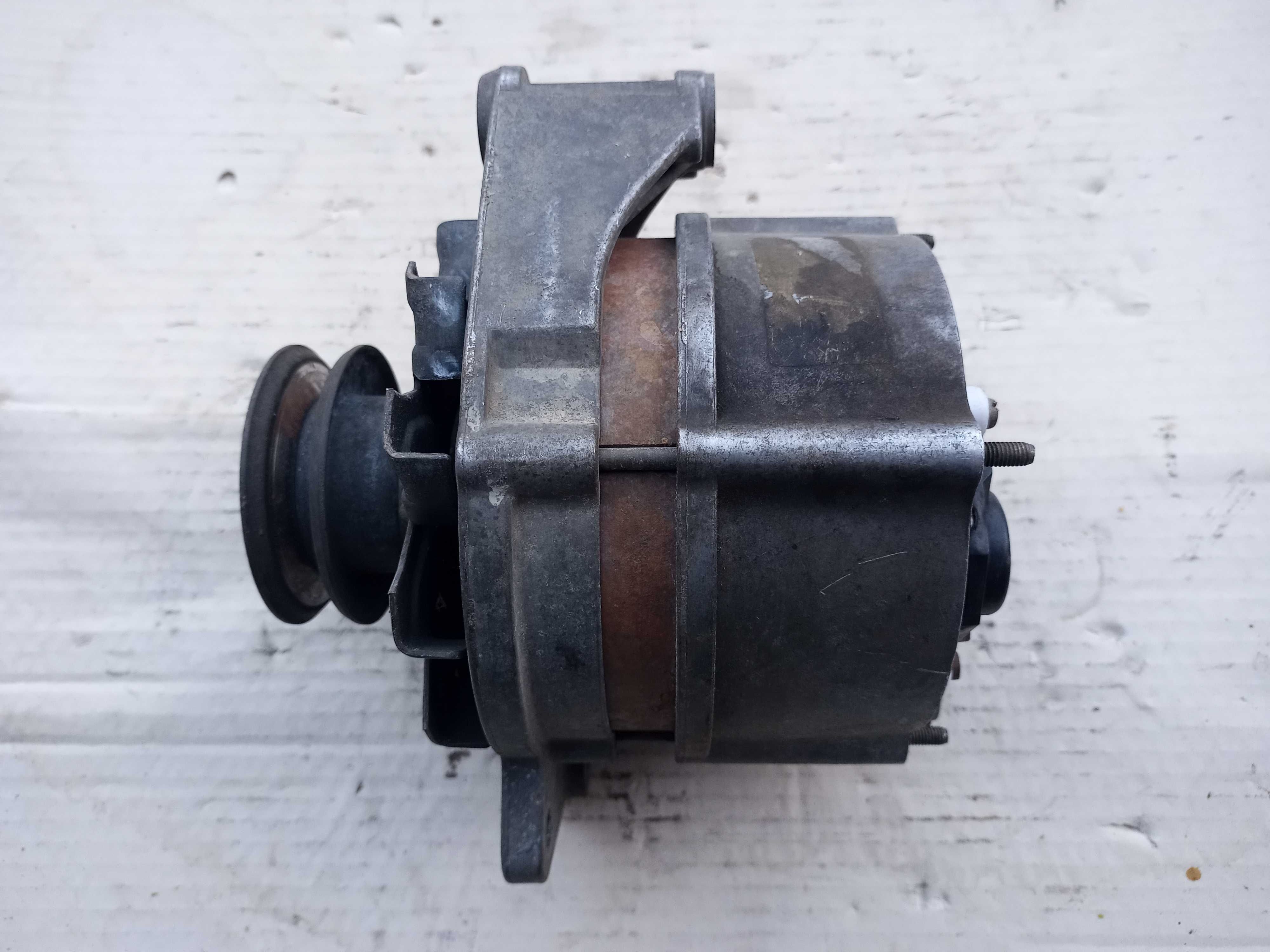 Alternator silnika 1.6E, 1.6D, 1.8E, 2.0E, 1.9D, 2.4D VW, Seat, Audi.