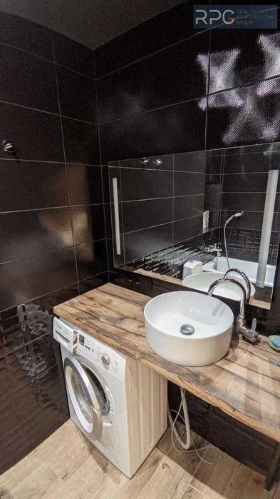 Продам 2к квартиру Печерськ метро Палац України