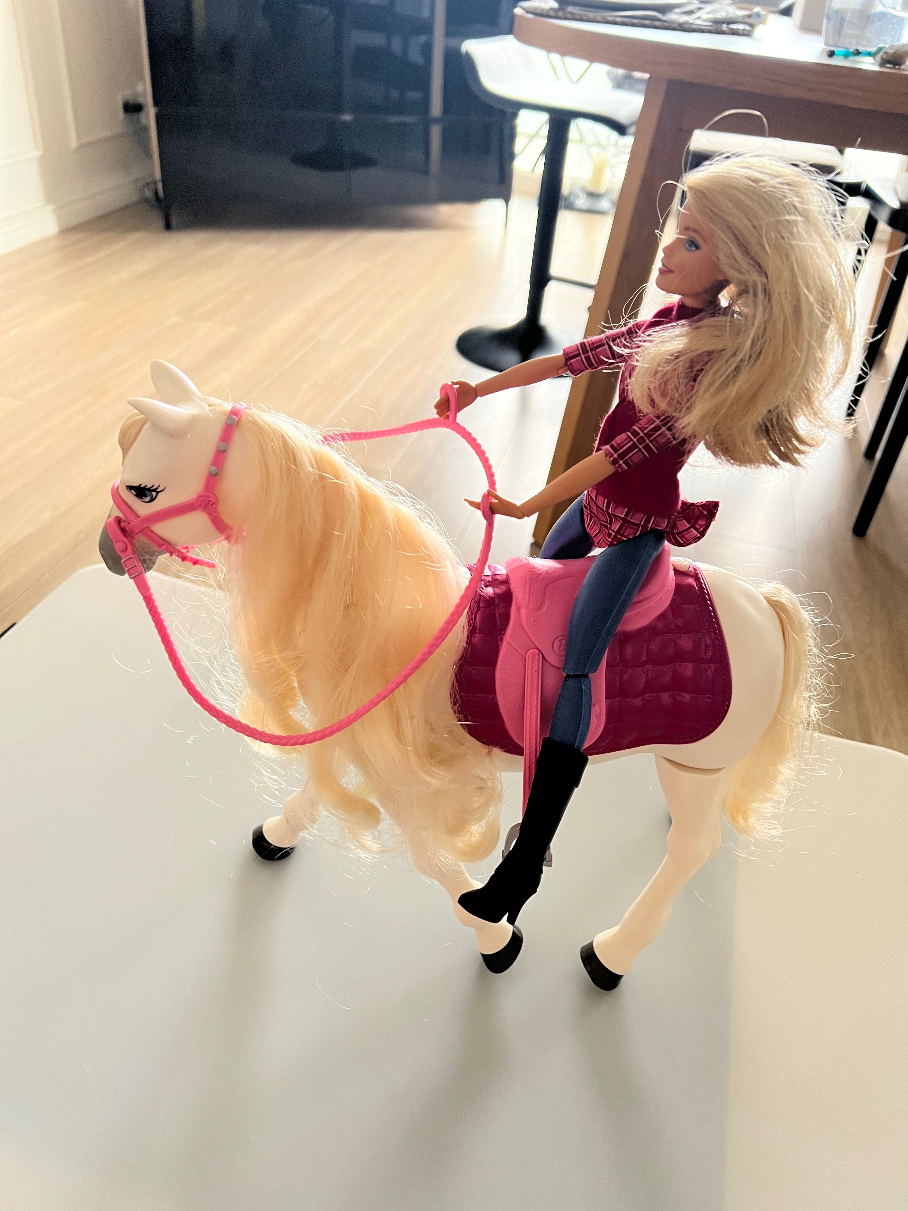 Lalka Barbie z koniem interaktywnym
