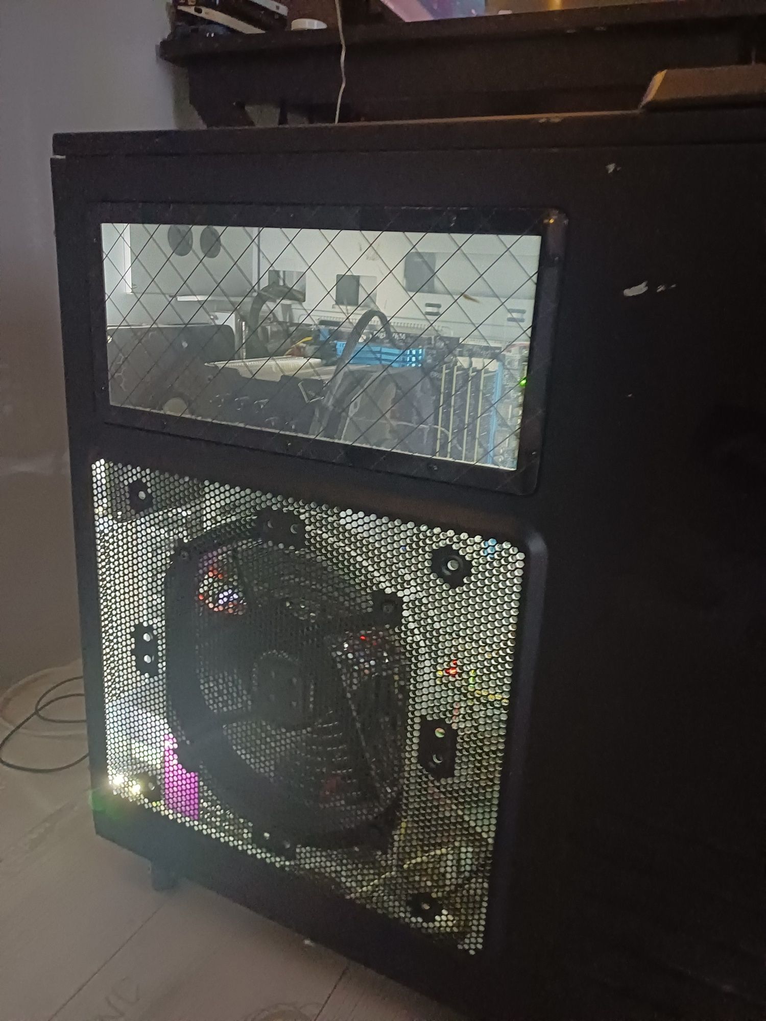 Komputer PC stacjonarny