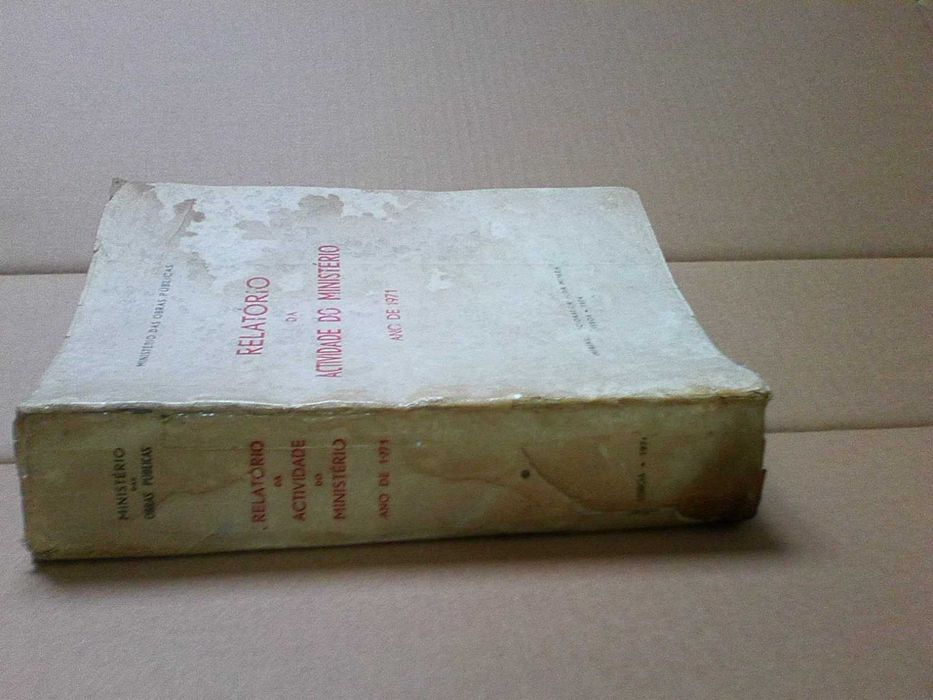 Relatório da Actividade do Ministério no Ano de 1971