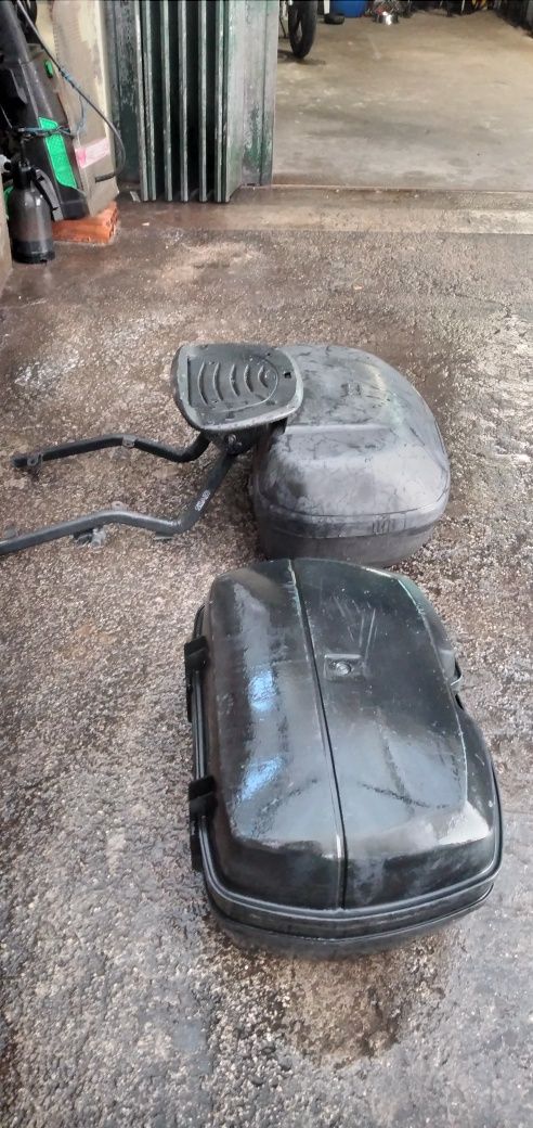 Mala de Scooter Pequena 30,€ capacetes+suporte Chad. zona Gondomar