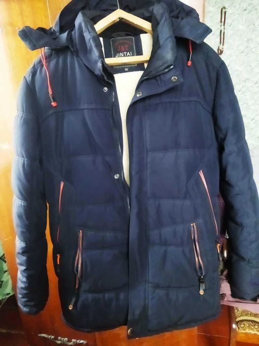 добротный мужской пуховик