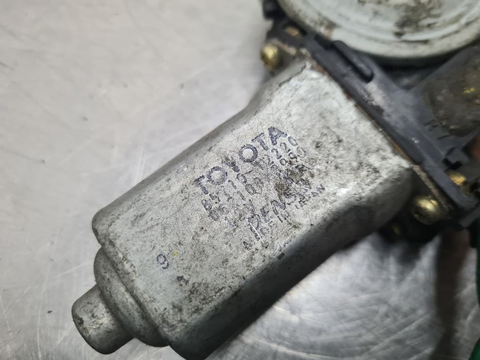 Motor vidro frente direito TOYOTA Corolla Sedan (_E11_)