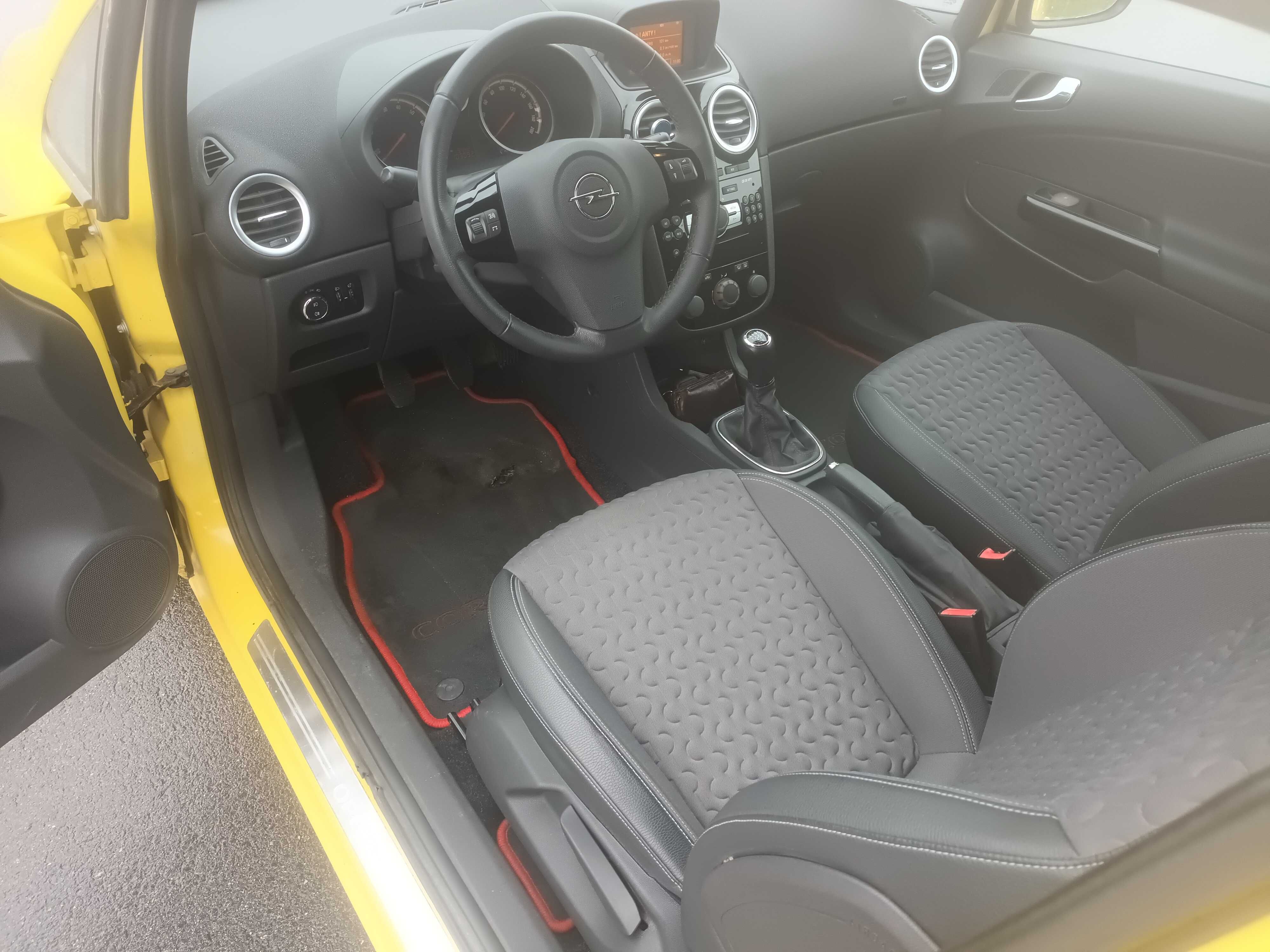 Opel Corsa 1.2 2013 rok dobre wyposażenie jeden właściciel