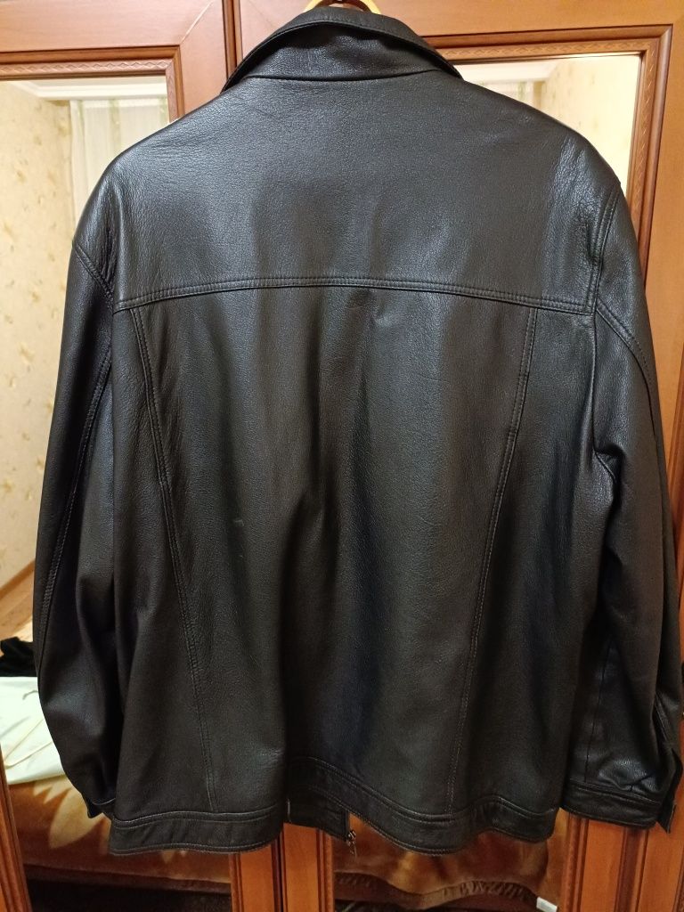 Демісезонна чоловіча куртка з натуральної шкіри. 60 р.