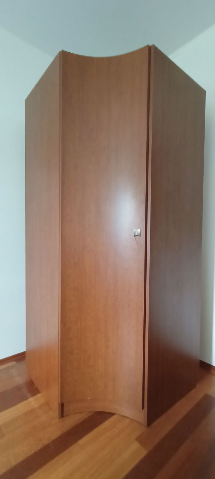Szafa narożna w b.dobrym stanie