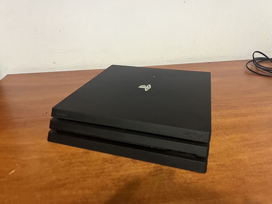 PS 4 на 1 трерабайт б/у стан ідеальний