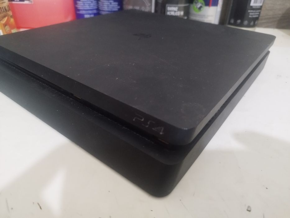 PS4 Slim 500GB - S/ Comando e Cabos