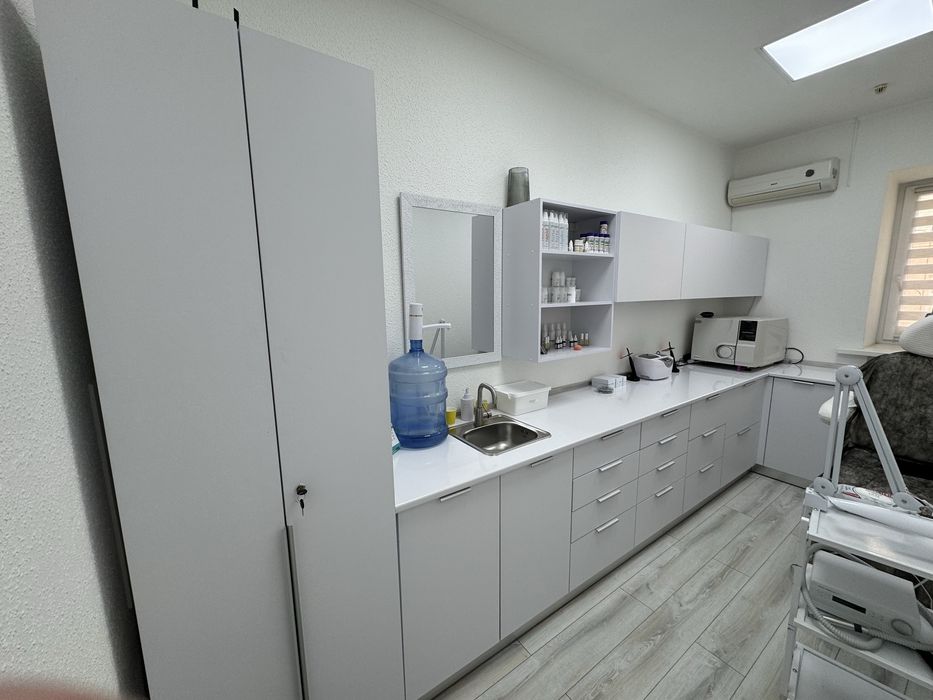 Меблі для кабінету корпусна / робоча зона